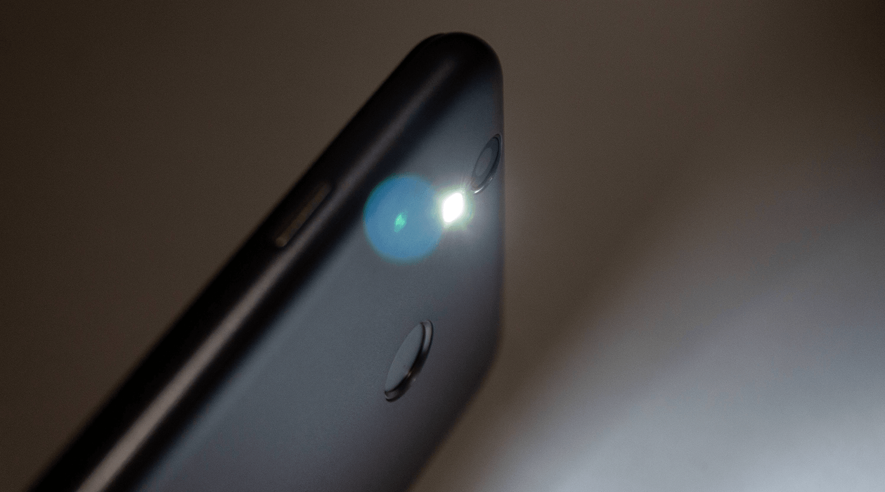 How Bright is My Phone Flashlight? Normal vs. Phone Flashlight - UltraFire