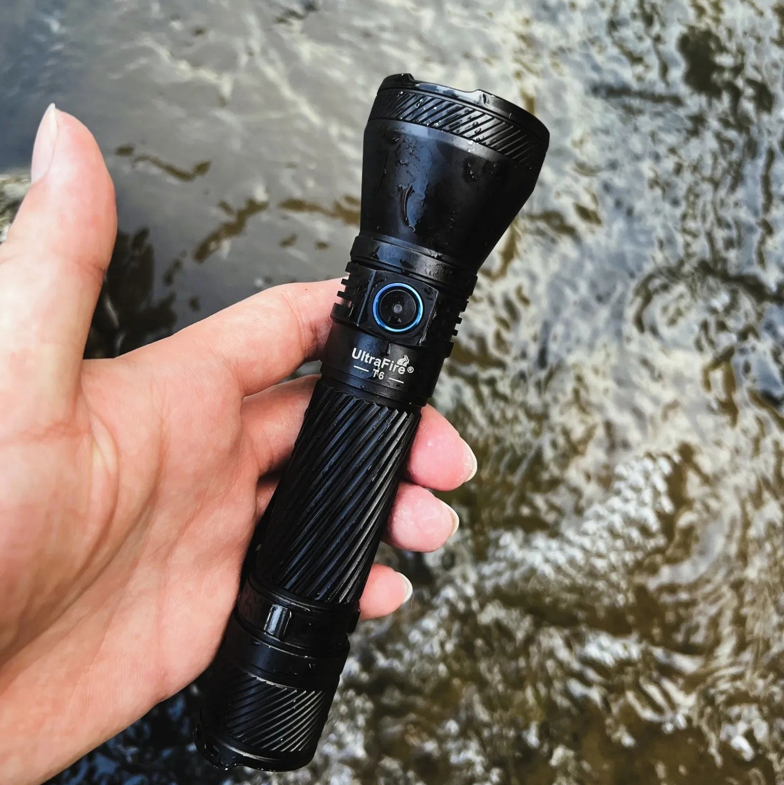 UltraFire T6 High Beam Tactical Flashlight - 1800 LUMENS UltraFire T6 High Beam Tactical Flashlight - 1800 LUMENS