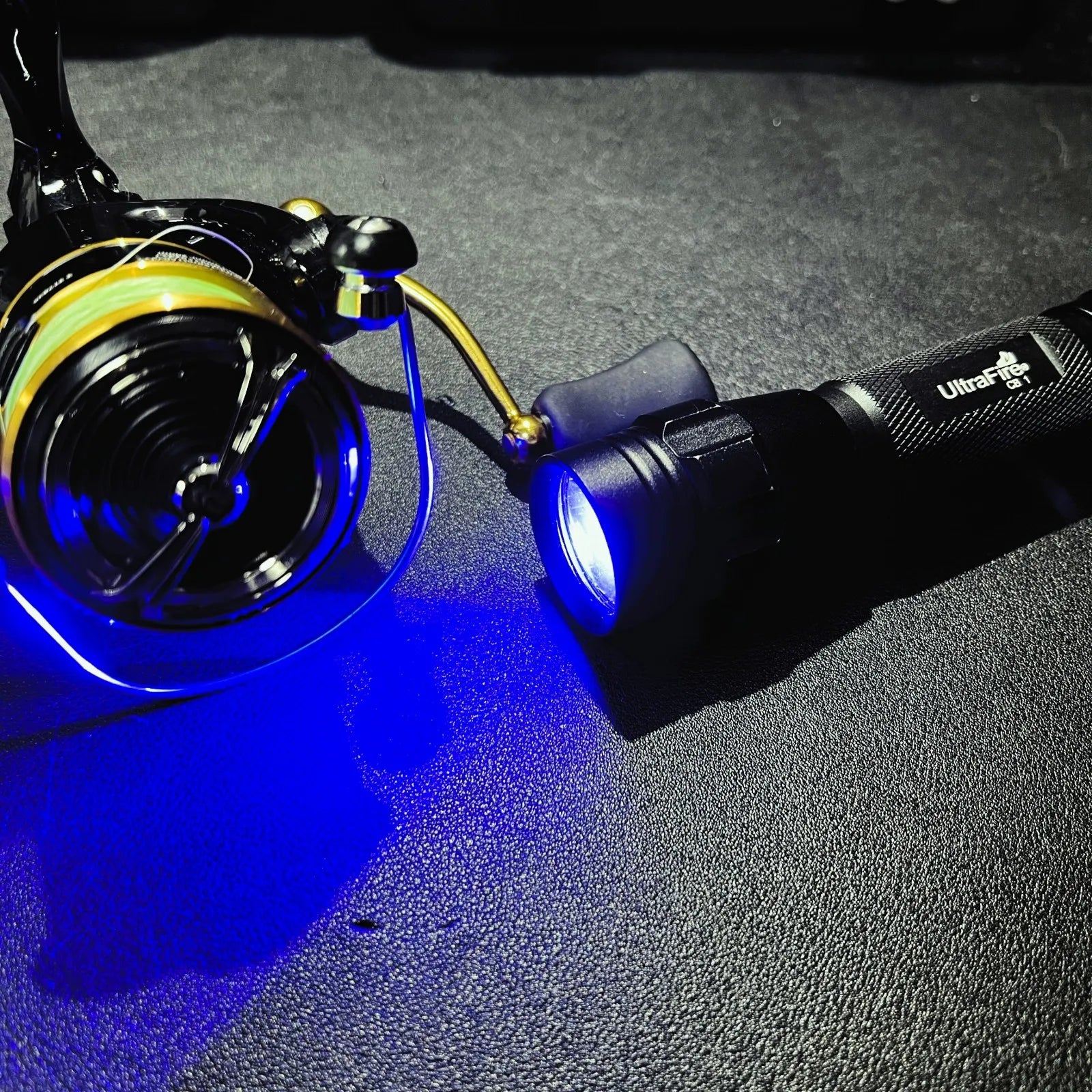 UltraFire CB 1 Blue LED Hunting Flashlight