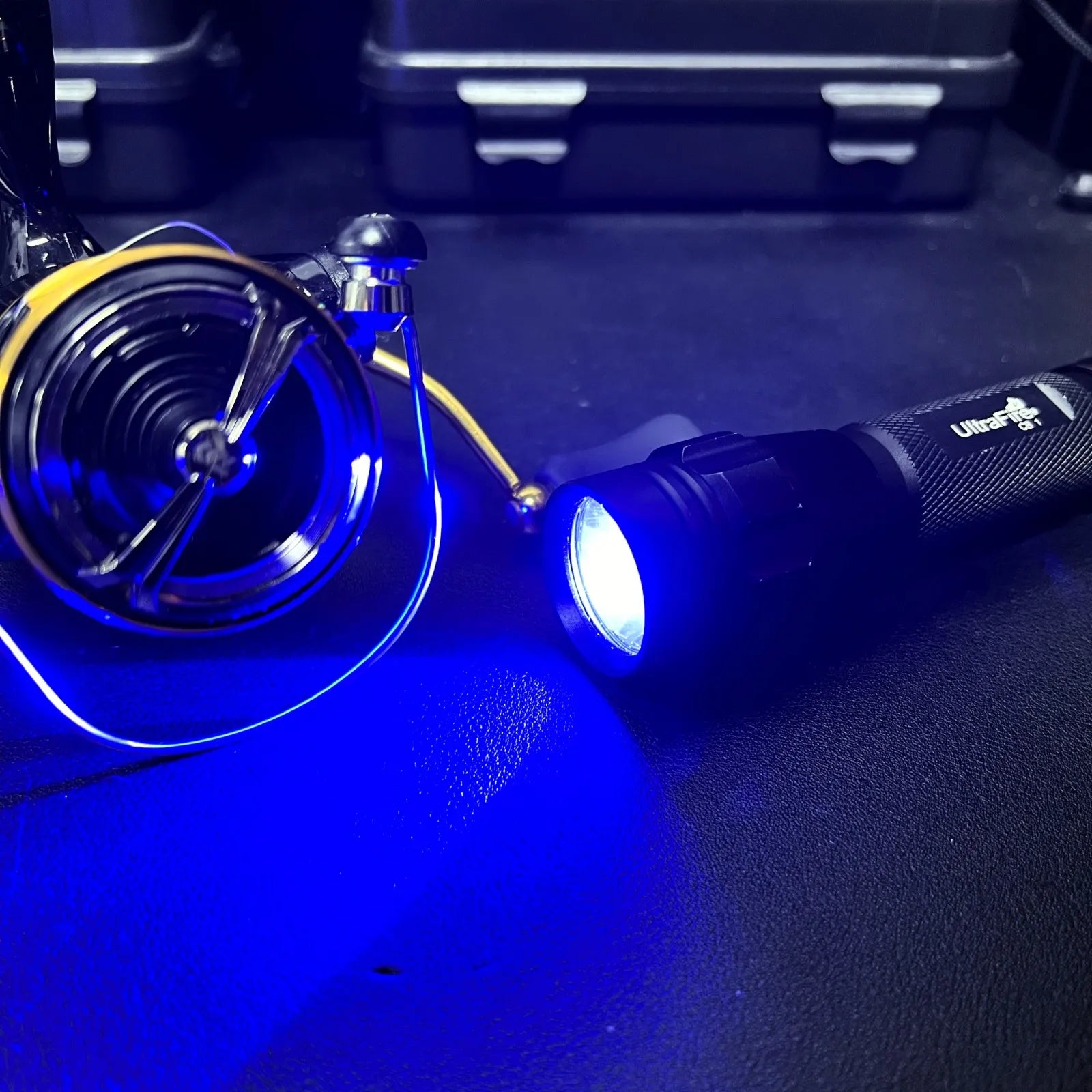 blue fire flashlight rechargeable UltraFire CB1 Blue LED Hunting Flashlight – 450-460nm 800LM with Picatinny Rail